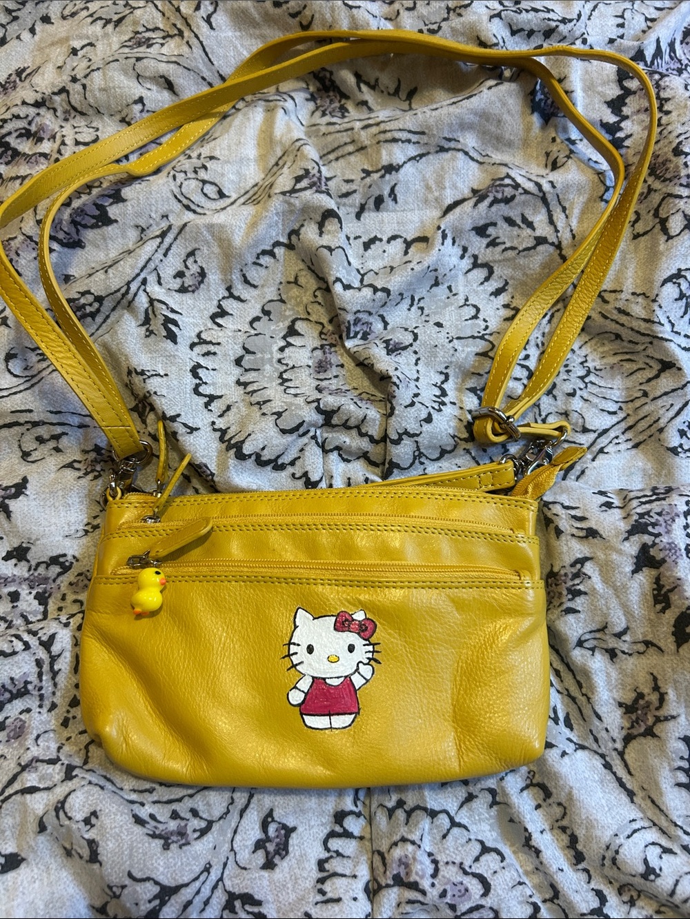 LEATHER HELLO KITTY GENUINE LEATHER YELLOW PURSE MINI BAG